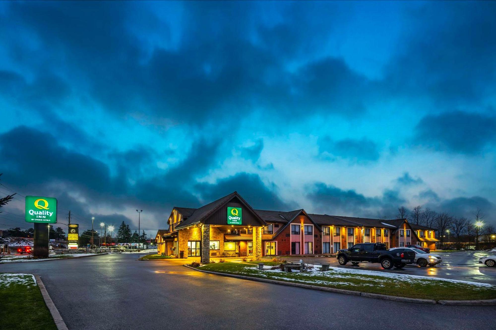 Quality Inn Barrie Buitenkant foto